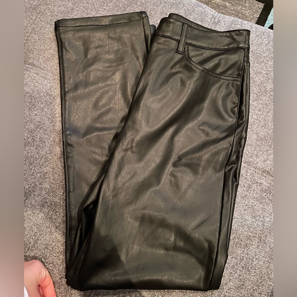 Sz 6 Petite Faux Leather Pants